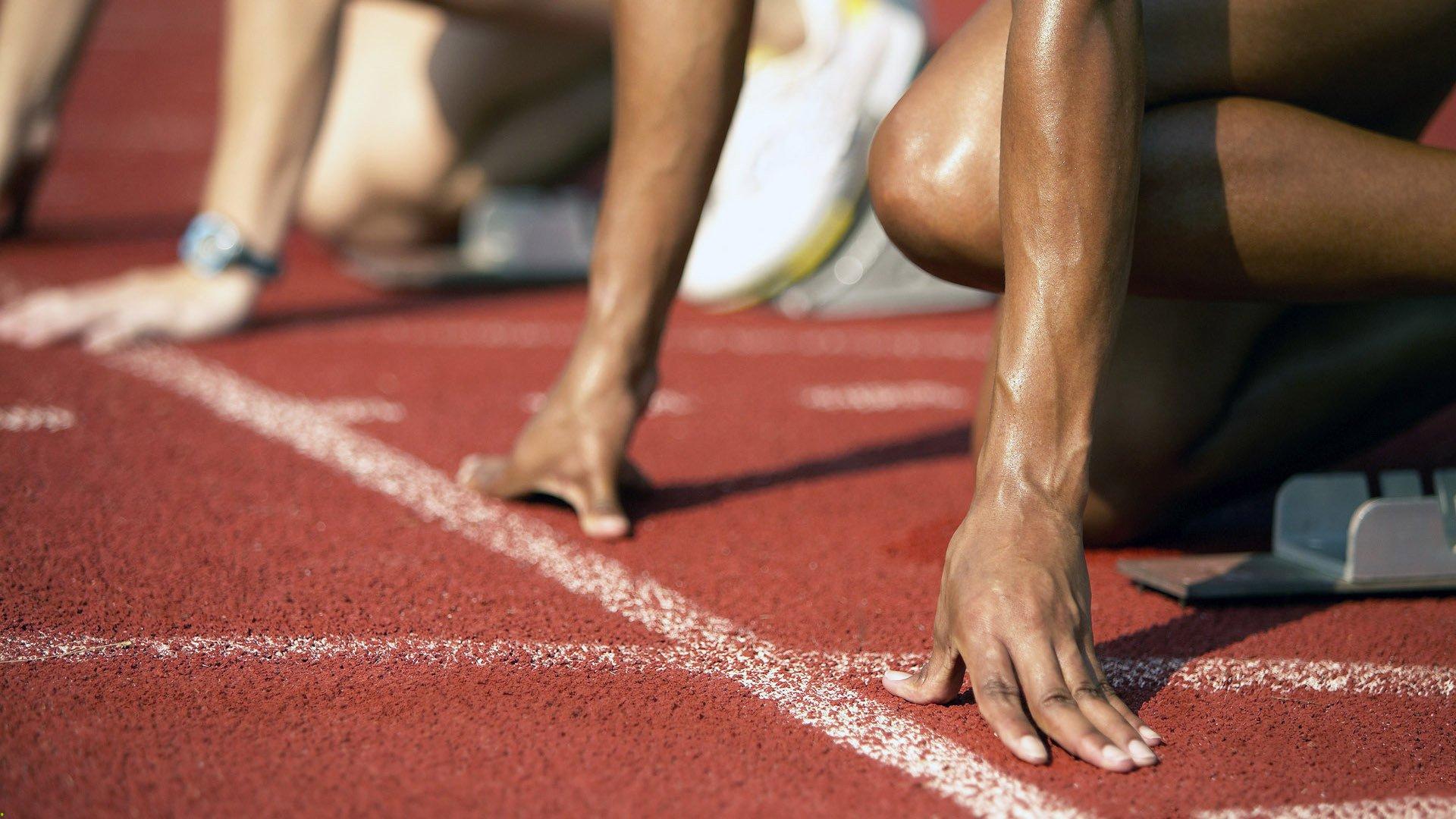 英超争冠白热化,曼城、阿森纳、利物浦三强鼎立,赛季末悬念迭起